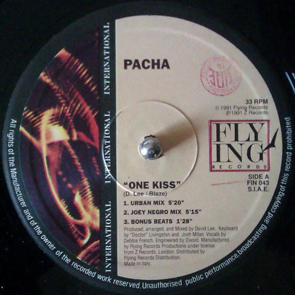 Pacha - One Kiss